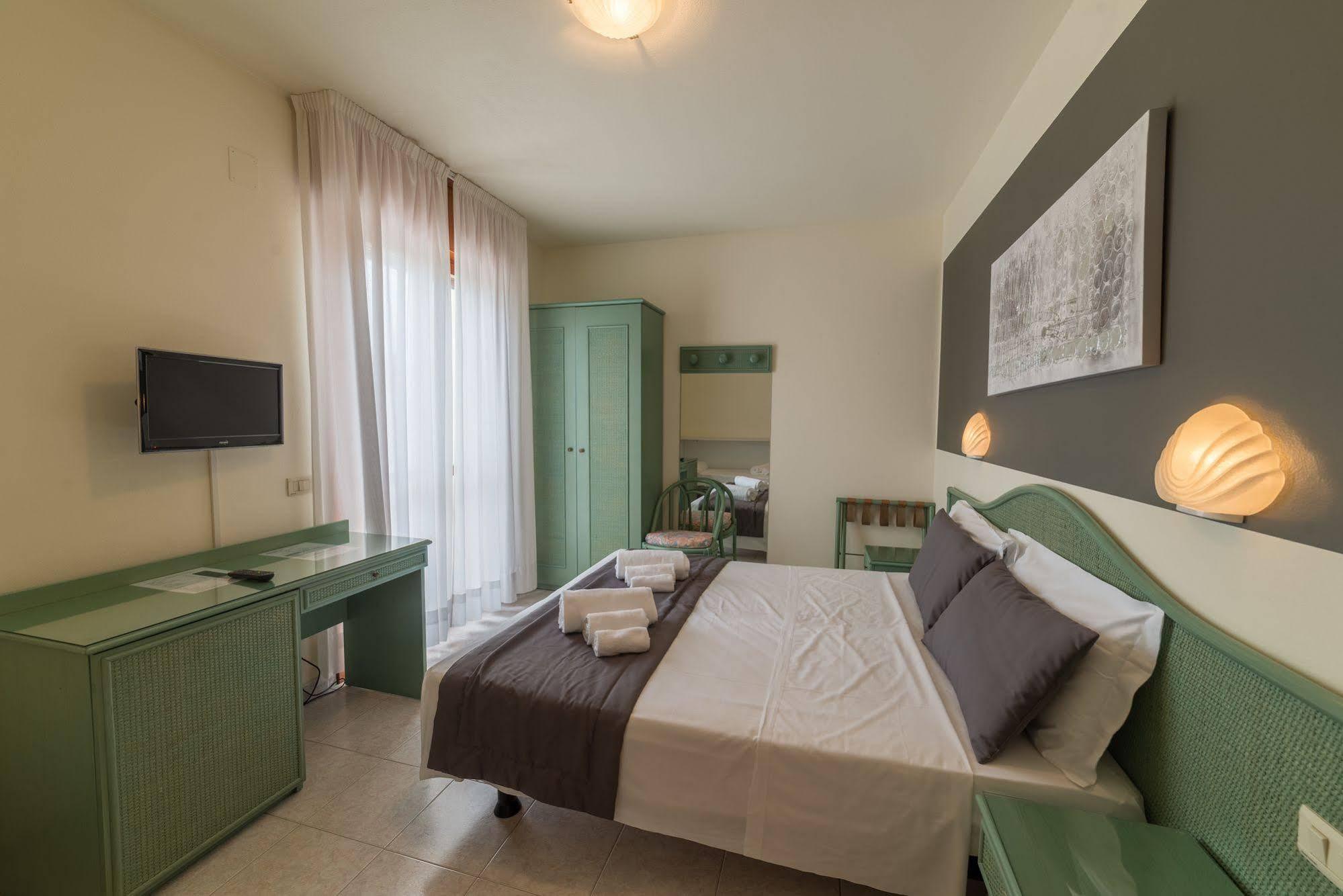 Hotel Airone (Adults Only) Бибионе Экстерьер фото